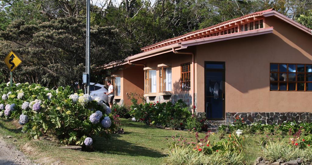 Hotel Las Orquideas Monteverde Exterior photo
